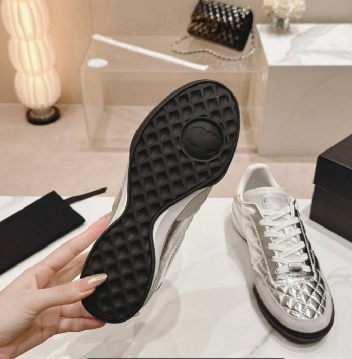 Кроссовки новые