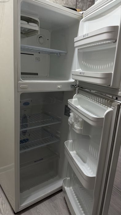 Продам не рабочий холодильник