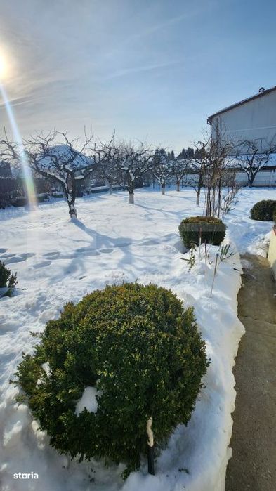 Casa de vanzare, 3 dormitoare, 10 ari teren