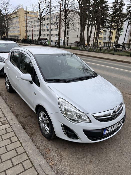 Inchiriez Opel Corsa 1.3 Diesel