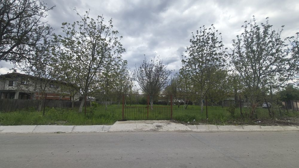 Casă + teren 1457 mp în Dărmănești – se vând împreună sau separat