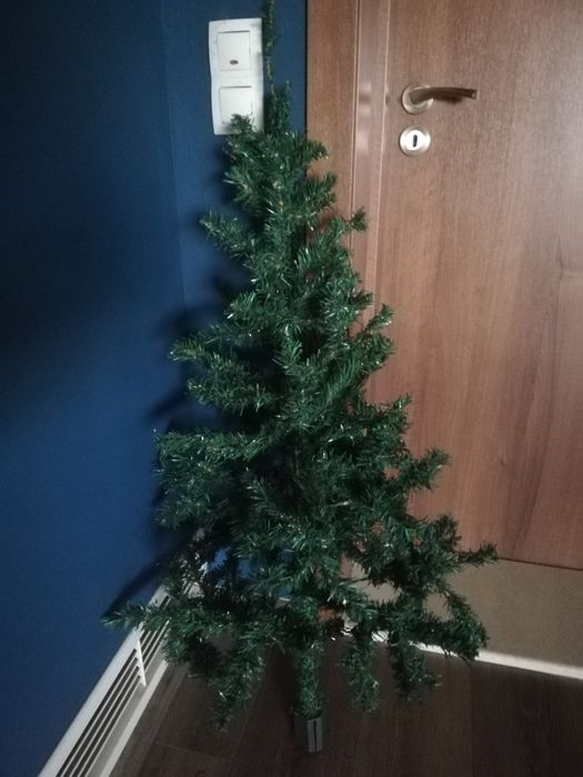 Коледна елха с украса