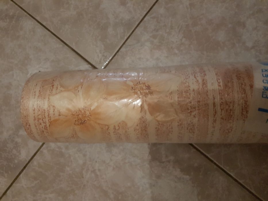 Тапети Нови Миещи Релефни - цвят Бежов с цветя - 10 ролки тапети