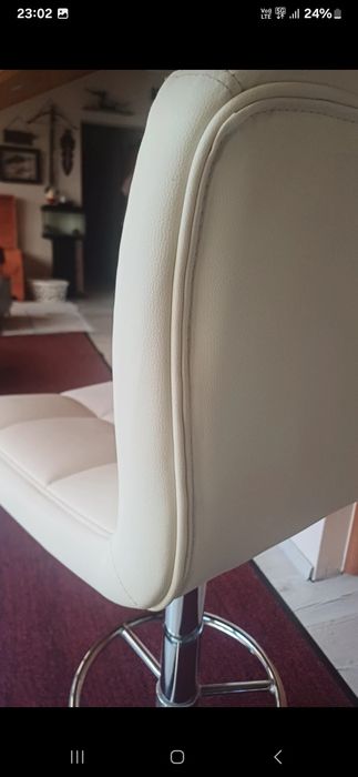 Scaun reglabil , piele crem