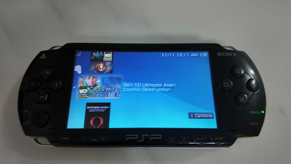 Sony PSP с игри + калъф + зарядно, готово за игра