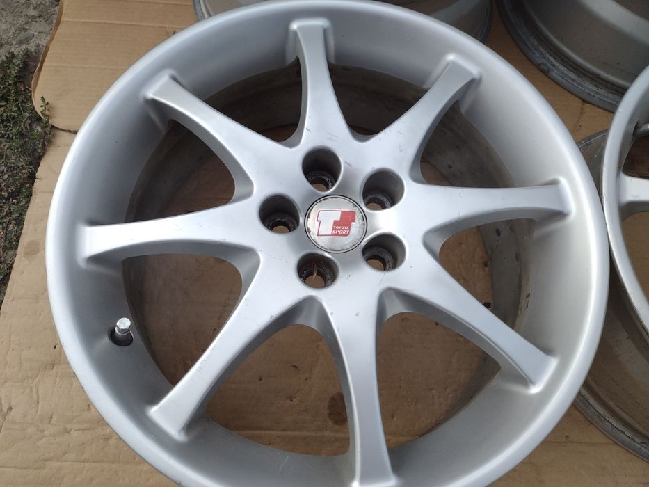 Оригинални Fondmetal  17-5х100 7j ET38 Toyota