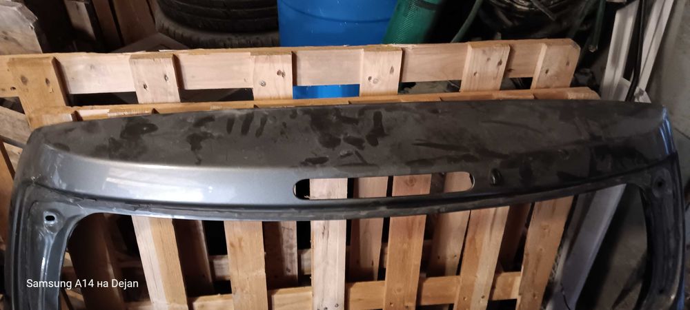 Заден капак за Тойота корола версо, без стъклото!!!