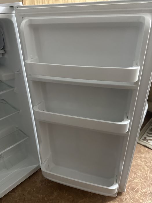 Продам маленький холодильник