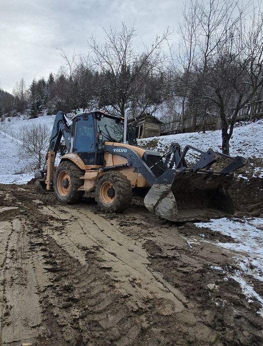 Închiriez buldoexcavator