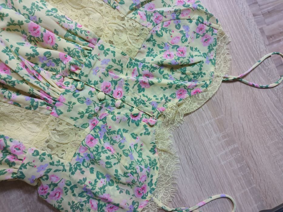 Bluza Asos Marimea S