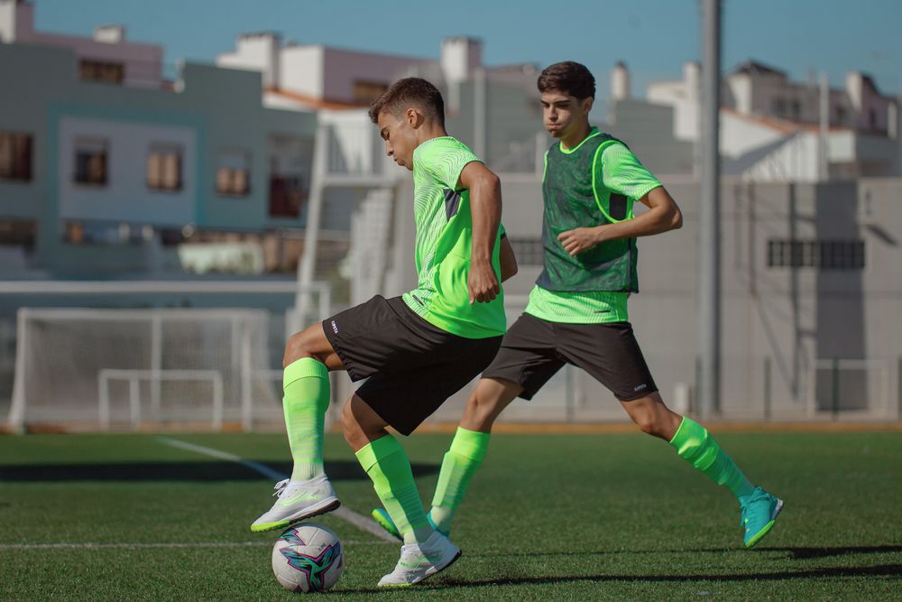 Ghete de fotbal Viralto Iv teren sintetic - produs resigilat Decathlon