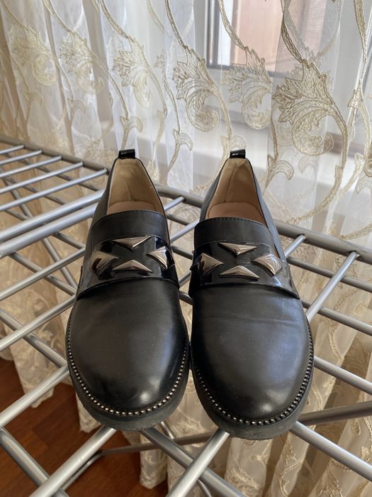 Лоферы черные