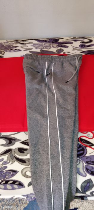 Pantaloni trening  Pull & Bear  mărime M  buzunare fermoar