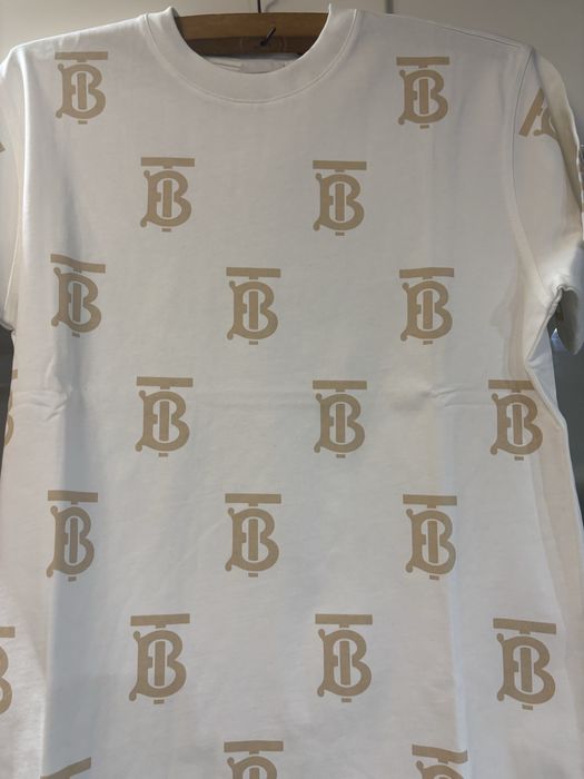 Tricou Burberry nou cu wticheta