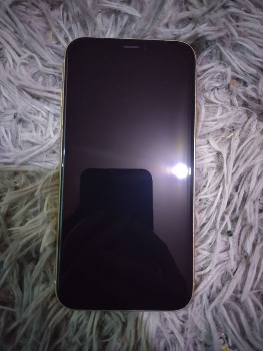Vând iPhone Xr 64Gb Yellow