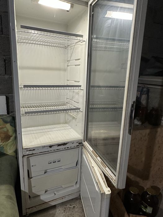 Холодильник витринный
