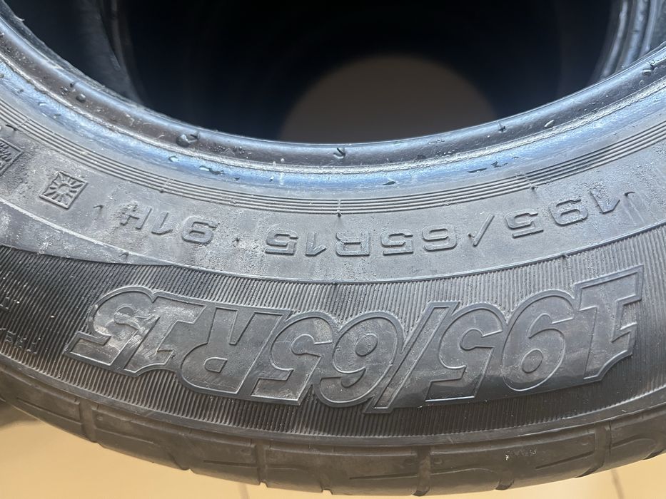 Продам пару шин