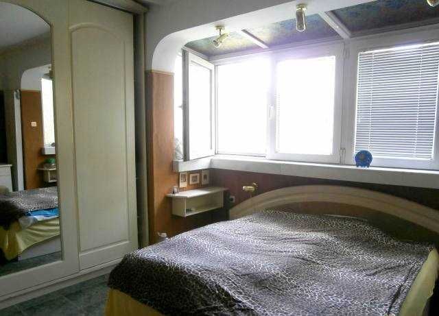 Дава се под наем Тристаен апартамент в София, Лозенец - 16 кв.м за 295.8 € - Снимка #1