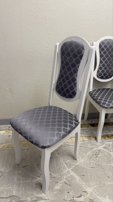 Классический стул