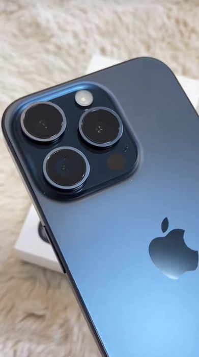 Продаю айфон 15 про