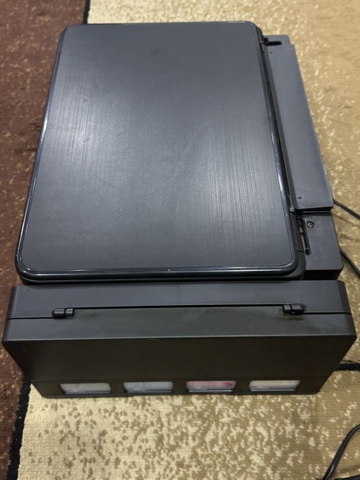 Принтер цветной epson 3550 сканер и копир.