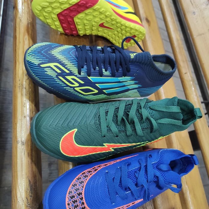 Бутсы и сороконожки