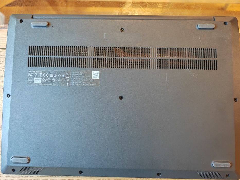 Laptop lenovo V15 Ada 2020 ryzen 5 3500U impecabil