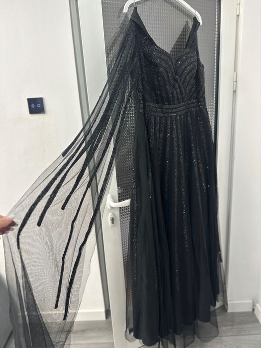 Rochie de gală neagră cu paiete
