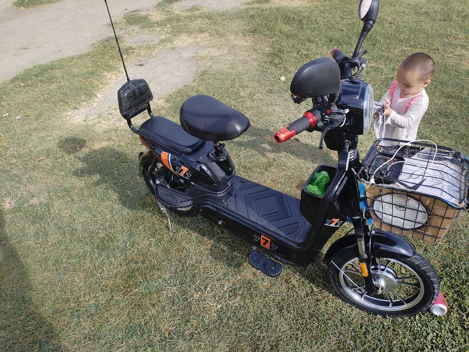 Электронние мопед