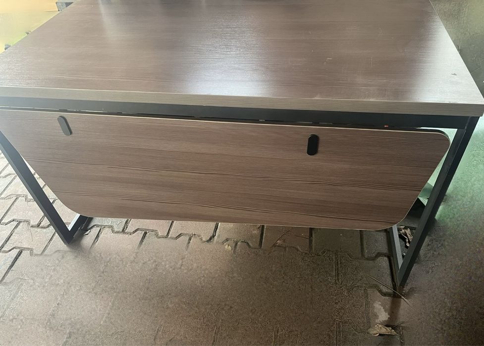 Два офисных стола