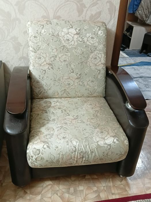 Диван  и  кресло