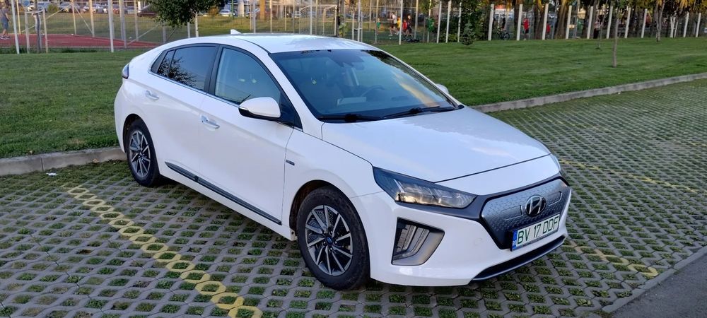 Hyundai IONIQ Hyundai Ioniq Electric 2020 · 38,3kWh gar. 11.2026 · SoH 100% · PdC