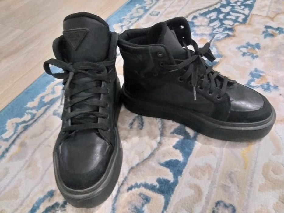 Продам осенние ботинки