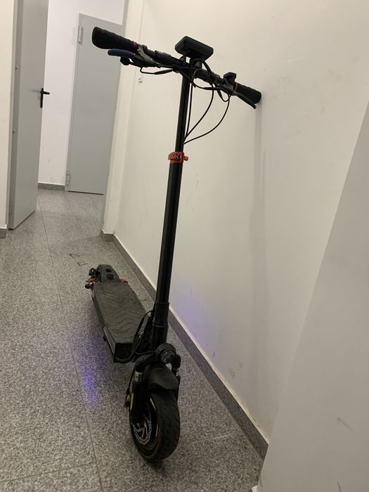 Електпическа тротинетка kukirin m4