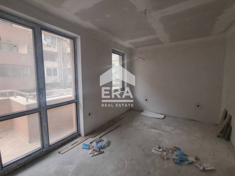 Продава се Тристаен апартамент в Варна, Лятно кино Тракия - 112 кв.м за 1002 €/кв.м - Снимка #4