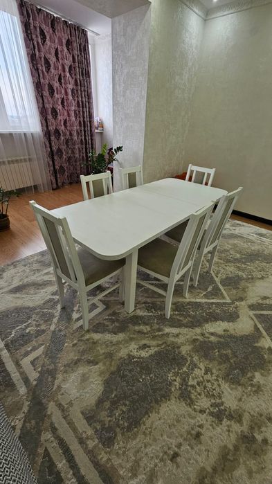 Стол со стульями