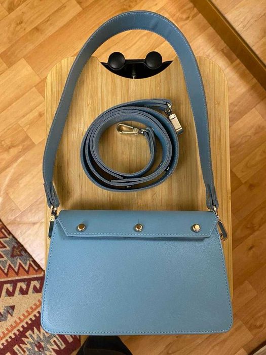 Кожаная сумка бренда Reframe