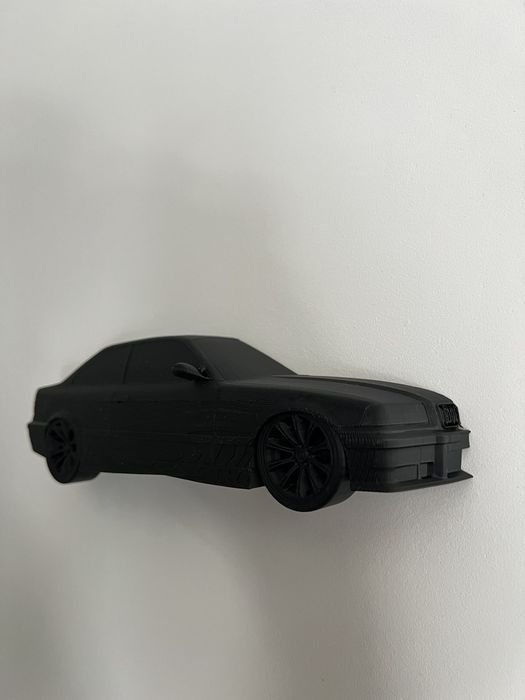 Модел BMW E36 за стена