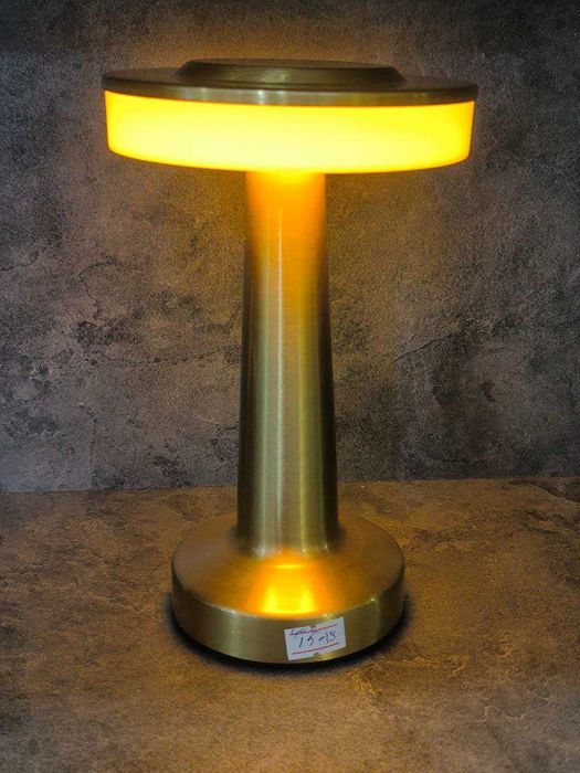 stol lampasi  настольная лампа