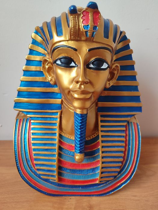 Статуэтка фараона Тутанхамона