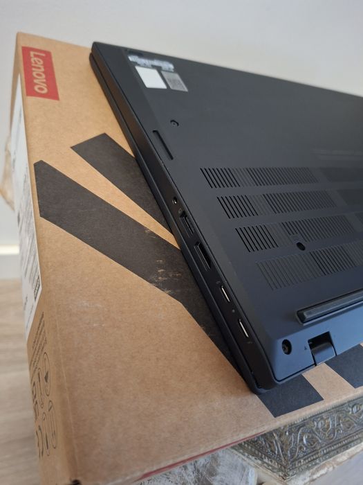 Thinkpad T16 Gen 3, 16" Fhd+ TOUCH, Ultra 5, 32Gb, 512Ssd