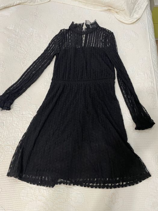 Дантелена малка черна рокля VILA