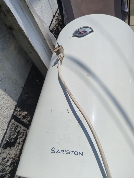 Продам бойлер 100 литров