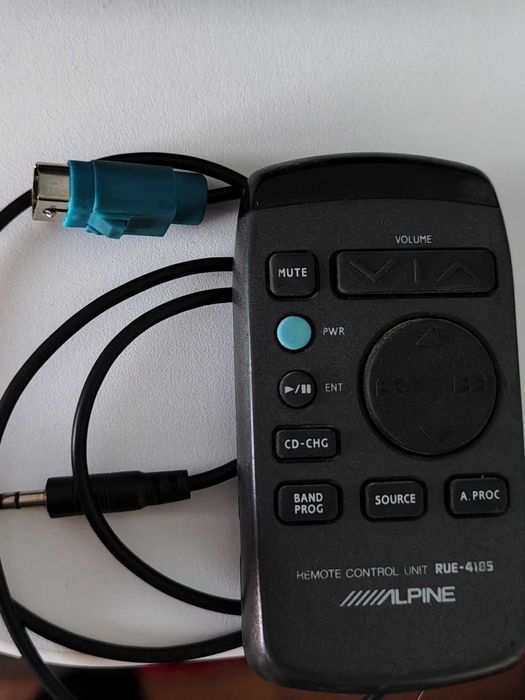 Радио Alpine CDE - 9881R + Дистанционно + Aux кабел