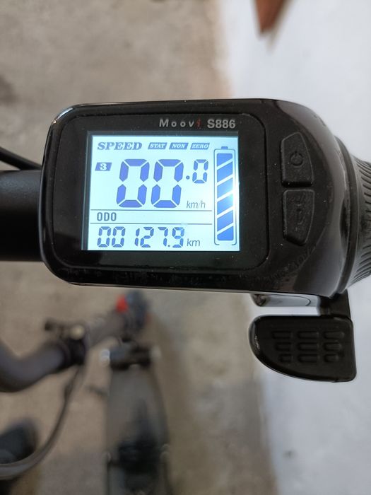 Trotinetă electrică foarte ușoară si pliabilă