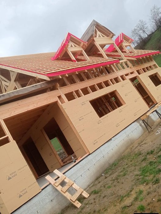 Case Modulare pe Structură Metalică și Panouri Sandwich – Calitate Garantată
​Construim locuințe moderne, durabile și eficiente energetic, adaptate ne