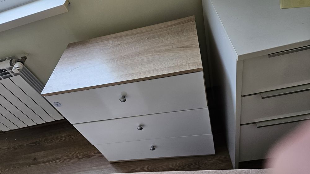 Диван, масивни маси, столове, легла, шкафове