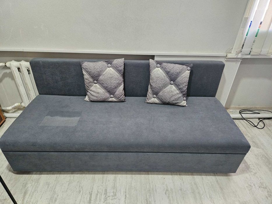 Продам компактный диван