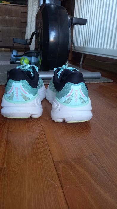 Маратонки Hoka Bondi 9