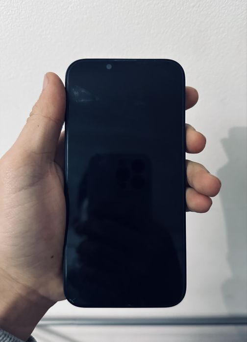 Продам айфон 13